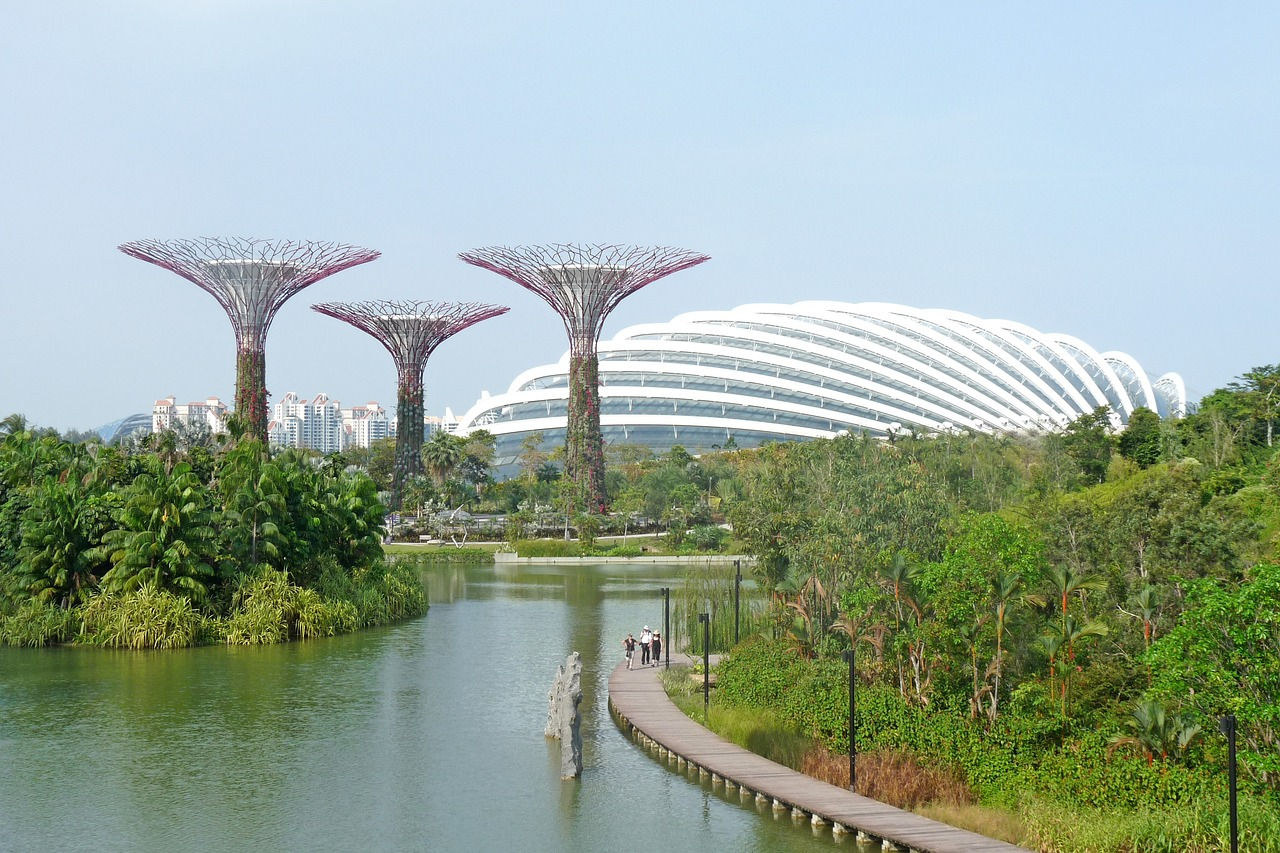 Key Investing Considerations for Foreign Residents Living in Singapore in 2023